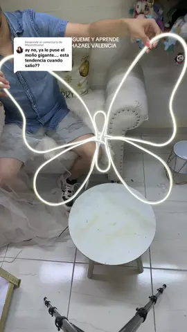 Respuesta a @Morenithamxl  MARIPOSAS PARTE 2 🦋✨🌲 #pino #tendencia #viral #parte2 #navidad #christmas #DIY #manualidades #butterfly #mariposa #hack #tips #deco 