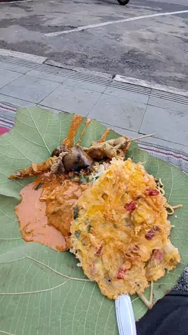jangan lupa makan, nasi pecel pakai daun jati 🤤😅