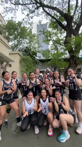 Don’t you? 😌  Let’s hear it from the UST Engineering Women’s Volleyball Team! #EWVT #WeBleedGray #USTEngineering 