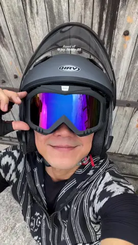 Replying to @Enda Andesta ini jawabannya ya kak 🫶🏼😊✨ TaffSPORT BOLLFO Masker Kacamata motor helm half face goggle mask pria wanita #hobimotor #modifikasimotor #maskermotor #maskerkacamata #kacamatamotor 