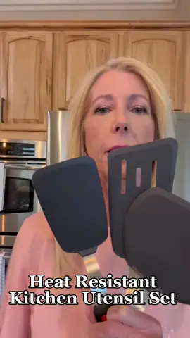 Heat resistant silicone baking spatula set, non-stick silicone spatula! #siliconespatula #nonstickspatula #heatresistant #cooking #kitchen #tiktokshopcybermonday #tiktokshopblackfriday #familytimefun #christmasdinner #fyp 
