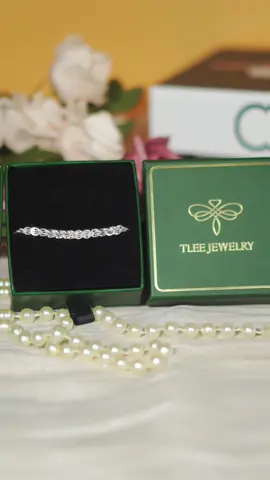 Kiểu lắc nào sẽ là chân ái của các nàng thơ nhà TLEE nhỉ??🤔🤔 #tleejewelry #daychuyenbactlee #lactaybactlee #khuyentaibactlee #trangsuc #nhanbactlee #trangsucbac 