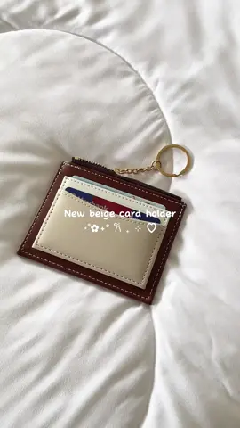 If you're a cashless person you must get this elegant beige card holder!💅🏻