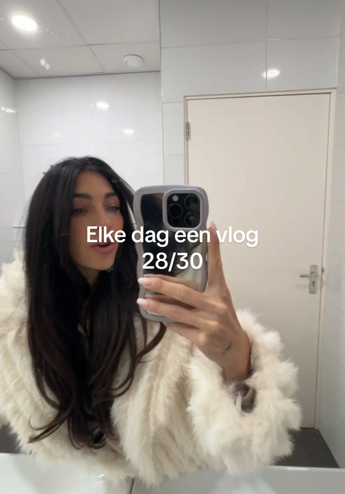 Nog 2 te gaaaaan 🤍 deze bevat ook een opgemaakte beauty producten #empties #dailyvlogs 