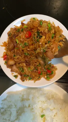 Tép khô rang ba chỉ:)) Tép khô mẹ gói mang từ VN qua Nhật mà k biết làm gì nay cuối tháng mới nhớ đến nó🤭😋