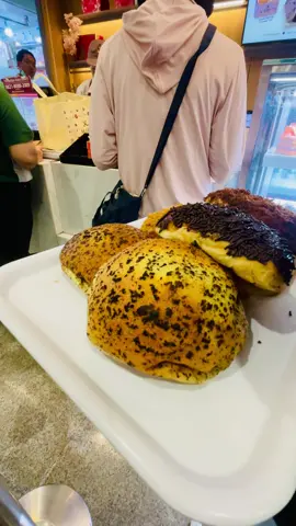 ViDeo Mentahan Di beLi kan Roti MAKO sama Ayang Beb….!! #DiegoFasmocy #Fyp #ViraLDiTiktok #ViraL #ViDeoMentahan #Prank #Story #Surabaya #KotaPahLawan #JawaTimur #InDonesia #Trending #Untukmu #Moots? #Beranda #TunjunganPLaza #Mako 