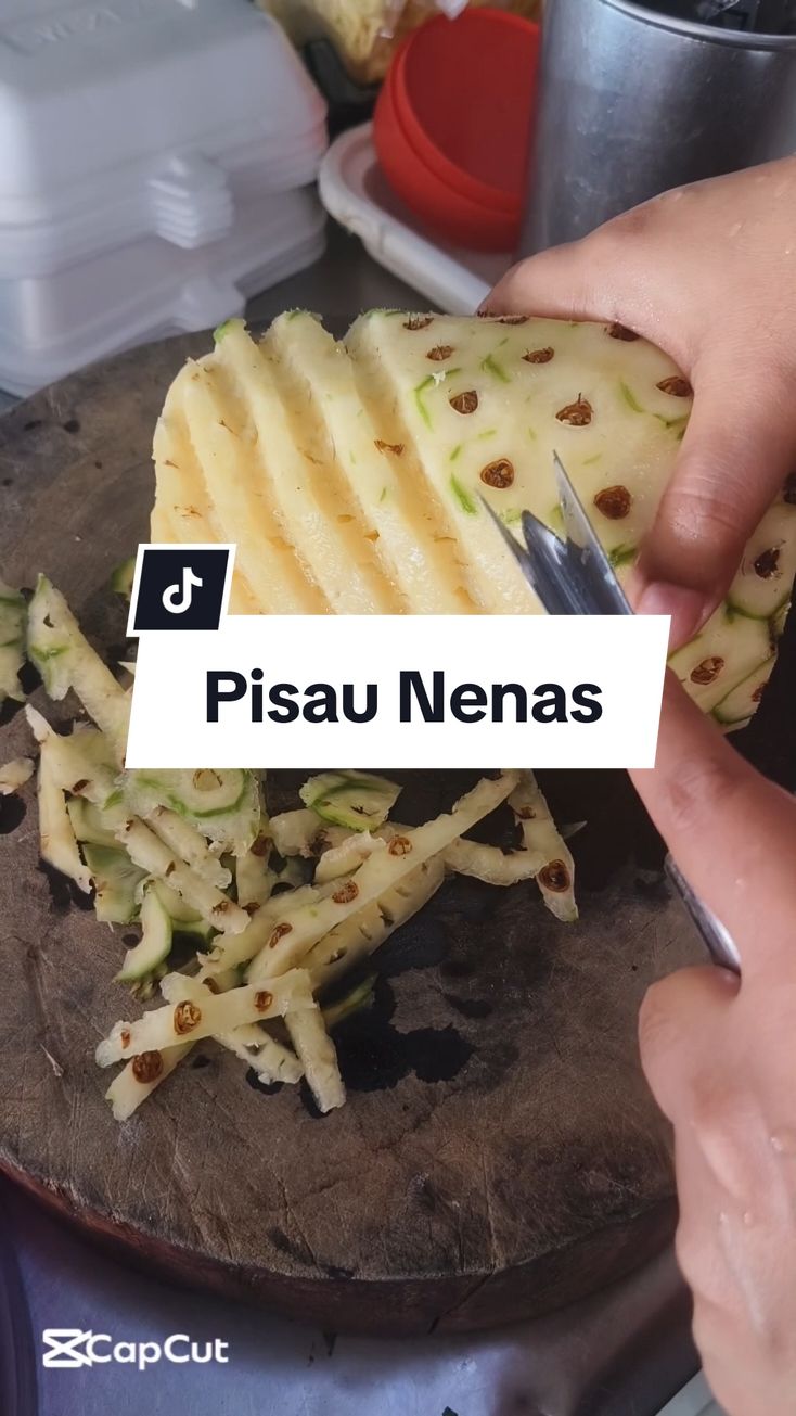 Sape yg rasa leceh nak buang mata nenas,kena grab pisau ni..memang betul2 function dan cantik hasilnye ..#pisau #pisauviral #resepisimple #masakansimple 