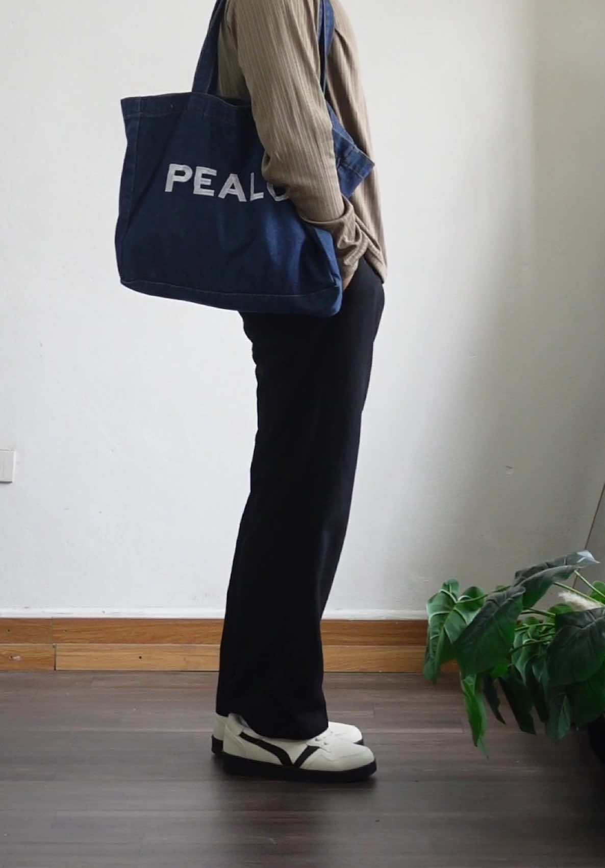 Giày Việt giá Tốt xứng đáng nên mua 🙈 Phối màu mới 808 Be Đế Đen cực bắt Trend basic phù hợp cho cả bạn nam và bạn nữ 🤩  #leonerva #leonerva808 #localbrandvietnam #tet2025 