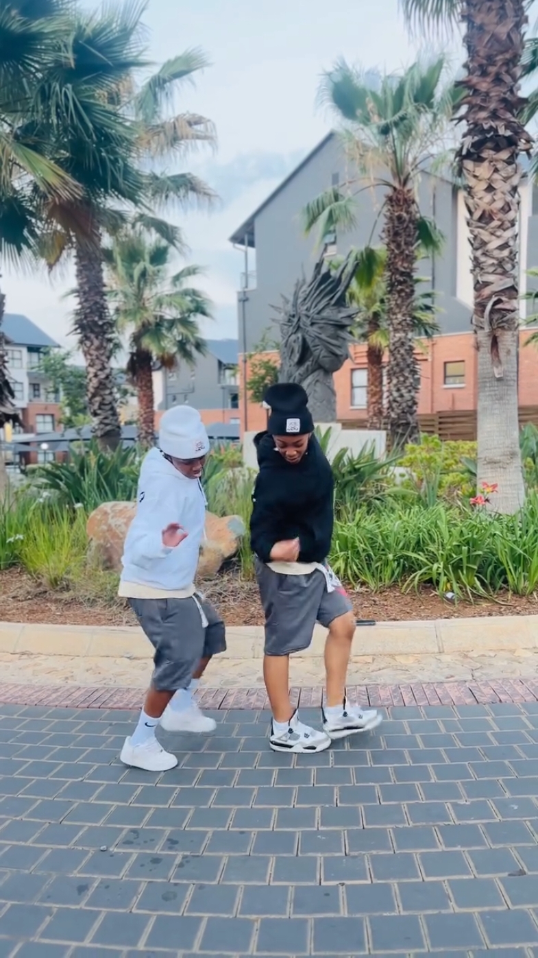 Catch your favs tomorrow @babyface_womdantso  @A x @IamSphockyrsa  🔥 💯 🔥 💯  Date: 23rd Nov Time: 13:00 - 114:00 Place: Newtown Junction Mall, opposite Steers Entrance: R100 Bring your towels and water bottles #sowetosfinest🇿🇦 #sowetosfinestdancestudio