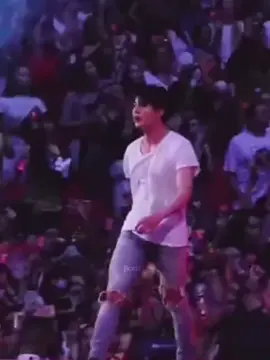 yall remember when jungkook was tattooless. this is one of the last time we saw him perform with bare arms. #jungkook #정국 #jeonjungkook #fyp #viral #explore #foryourpage 