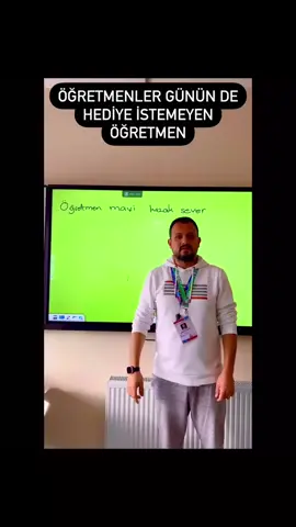 Öğretmenler günün de hediye istemeyen öğretmen 😂 #okul #öğretmen #öğrenci #eğlenceli #keşfetbeniöneçıkar 