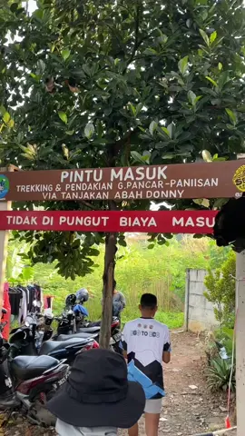 #CapCut Latepost.. Tracking tanjakan abah doni Sentul. Gn Pancar… JOSSS BGT Pendek tp pedess euy #tracking #sentul #bogor #climb #runner 