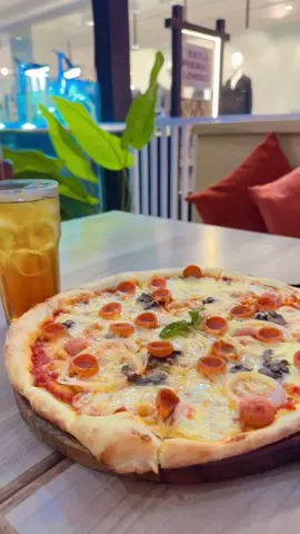 Video mentahan lagi maoan pizza guys di pake ya buat prank di stirry kalian😂🙏 #JelajahJakarta #fypage #fyppppppppppppppppppppppp #fypdongggggggggシ #fypシ゚viral #fypdongggggggg #videomentahan #mentahanvideo #makanmalam #pizza #pizzalover 