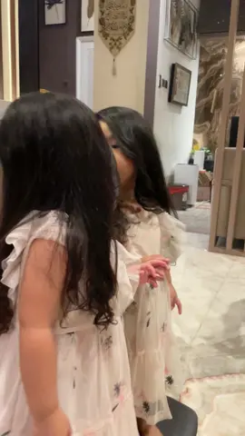 Rambut xarena udah lurus gini udah mirip mommy belom guys?? 