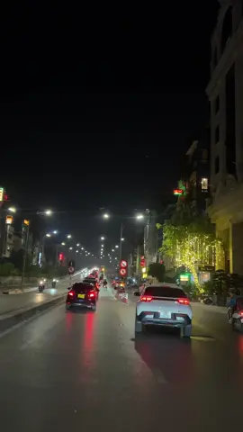 Hà Nội bon chen, xô bồ...nhưng đẹp. #langthanghanoi #chill #muathuhanoi🍂🍂🍂 #fypシ゚ #xh #xuhuongtiktok 