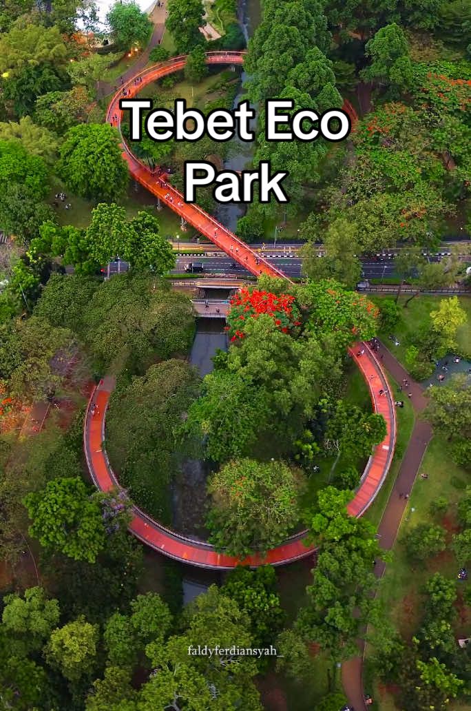 Tebet Eco Park salah tau Ruang Terbuka Hijau yg ada dikota Jakarta, yg ramah untuk semua kalangan dan ada juga beberapa fasilitas pendukung. #tebetecopark #JelajahJakarta #tebet #jakarta #jakartaselatan #rekreasi #tempatviral #tempatwisata #tempathits #OOTD #cityscape #dji #fyp 