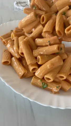 Creamy Gochujung Pasta  For the full recipe please head over to my Instgram or Youtube account. Link in my Bio/homepage. This will help me to grow my accounts so i can keep posting yummy recipes for you. Thank you   #koreanfood #gochujangpasta #gochujang #italianfood #fyp #foryoupage #fyppppppppppppppppppppppp 