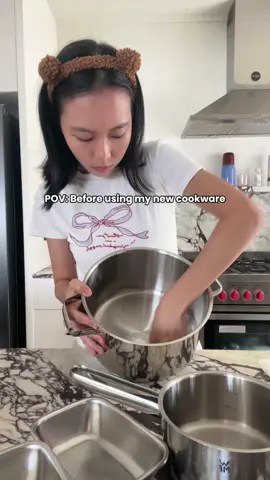 Oil and vinegar help dissolve and lift polishing residues. Do you do this before using for the first time? 🧽✨ #cleaningtips #cleanwithme #cookingtips #KitchenHacks