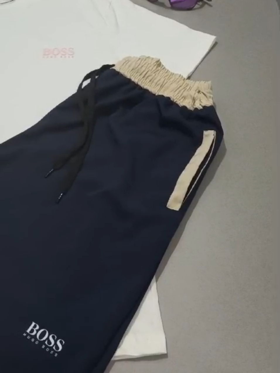 Kit Hugo Boss Camiseta Peruana Pima - Bermuda Gold. Corre no Link na Bio e garanta a sua. #modamasculina #kit #roupas #camiseta ##bermuda