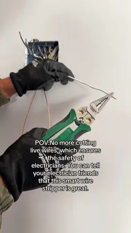 The link to the smart wire stripper is on my TIKTOK homepage#blackfridayearlydeals #tiktokshopblackfriday #blackfridaydeals #stripper #sparky #electricians #tool #electricianlife #electriciantools 