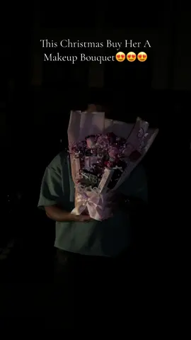 Add This To Her Christmas Wish List- Link in Bio #fyp #foryou #foryoupage #makeup #makeupaesthetic #bouquet #christmas #xmas #girlfriend #giftideas #xmasgiftideas #viral 