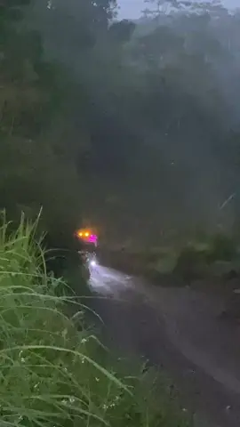 foglamp nya meresahkan😅#truckpasirmerapi #fypシ゚viral #dutromania #dyna #dutroxpower @dodhi.p 