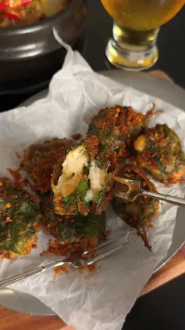 😍😍Spicy rice cake soup + perilla fried shrimp cakes—it’s so comforting and delicious. Highly recommended for everyone!#fyp #familycuisine #shrimp #soup