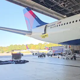 A330 slide deployment #airbuslovers #aircraftmaintenance #aviation #ima251 #wegetshitdone💪 #normaldayattheoffice #samsungs23ultra #hangarlife 