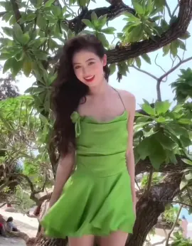 Biển xanh cát trắng. Nắng vàng và emmmm🥰 #outfitideas #xuhuong #TikTokFashion #cachphoidoxinh #phoidodep #moingaymotoutfit #thoitrang #OOTD #Lifestyle #rosastore #beachvibes 
