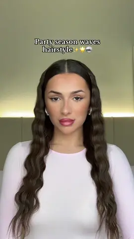 The perfect party seaosn waves🎀✨🎄  using the @Beauty Works dream vanity vault gift set which is now only £77.99 from £130!💸 #fyp #hairstyle #wavyhair #partyhairstyle #christmashair #partyseason #wavyhair #hairtutorial #beautyworks #longhair  Ad*
