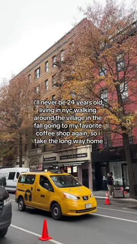 you’ll see a yellow car if you’re always looking for a yellow car! 🚕 #nyc 