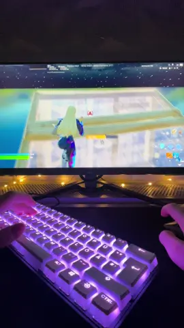 Latenight freebuild 😴🌃 #freebuild #night #late #fyp #fortnite #gaming #best #clip #graphics #comb 