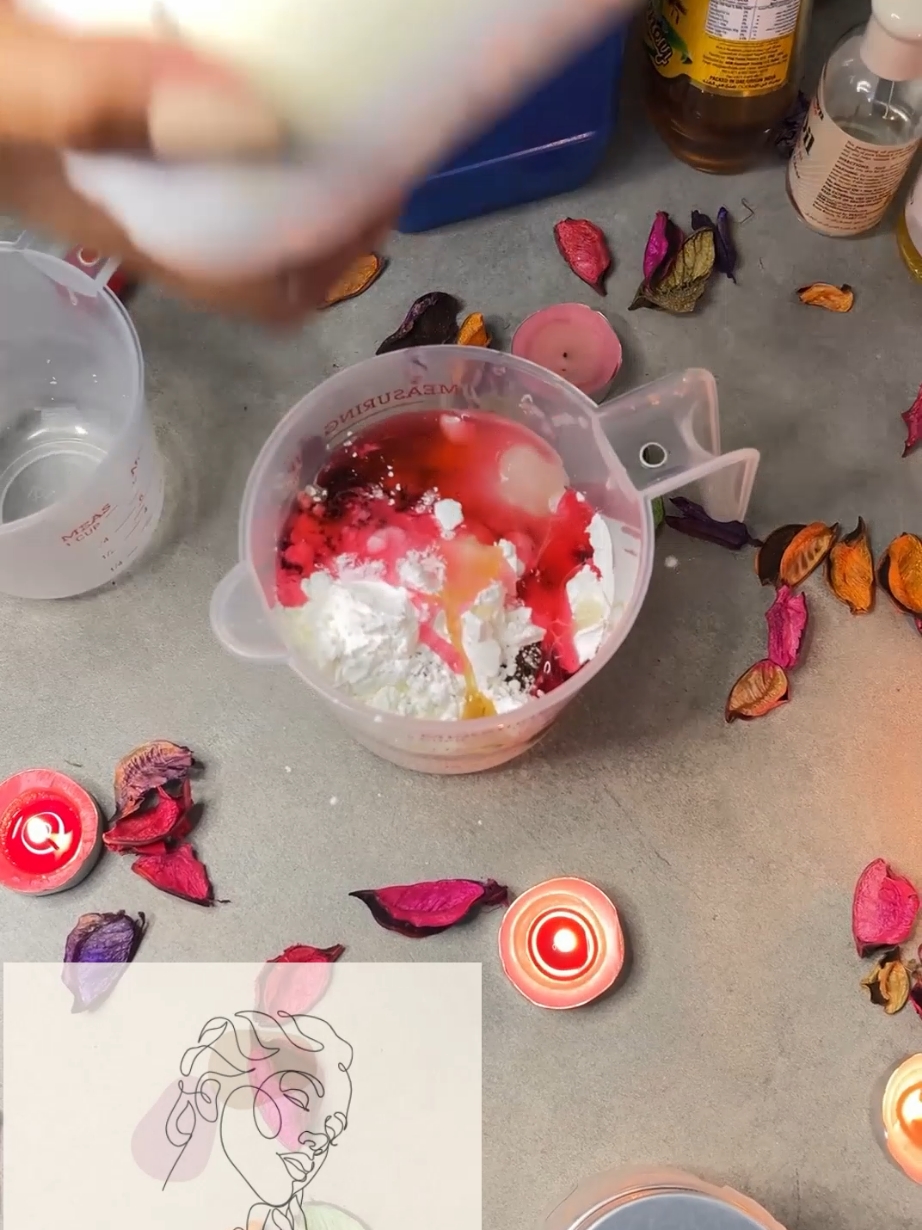 مقشر الجسم روتين ثابت نعتمده يوم الجمعة مع باقي الروتين حق نهاية الاسبوع 👌🏼 في بوست عن فوائد المقشر موجود في الصفحه تابعوه 💡 #skincareasmr #تقشير #اسكراب_طبيعى #اسكراب_للجسم #اسكراب_سكر #وصفات_طبيعية #وصفات_سهله #خلطات_طبيعية #selfcareroutine #سودانيز_تيك_توك_مشاهير_السودان🇸🇩 #روتين_العناية_بالبشرة #تراكيب_صيدلانيه #fypシ゚ #uae 