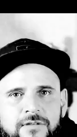 Destruir al que no nos gusta para convertirnos en quién queremos ser #motivacióndiaria #superación #disciplina #actitudpositiva #emprende 