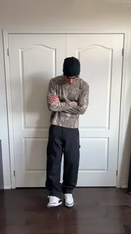 simple @hollister outfits, shop their black friday sale for 30% off everything + use code “AhsanBF” to get an extra 15% off through 11/30. US & CA. online and in store. excl apply, see details online. #HollisterPartner 