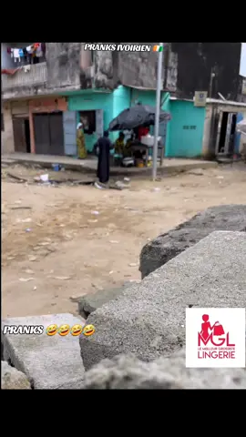 PRANKS IVOIRIEN 🇨🇮 funny prank 🤣🤣🤣🤣 no violence meilleur comédien @Hawa Diallo #tiktokmali🇲🇱223 #viralvideo #viral #bouake225🇨🇮 #tiktoknigeria🇳🇬 #prank #abidjan225🇨🇮 #france🇫🇷 #vues 