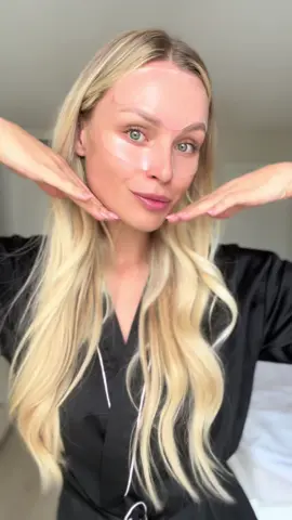 Girls, if you love silicone patches as much as I do, you need to check out what  i’m using daily to keep my skin glowing and my wrinkles smooth @Wrinkles Schminkles  #wrinklesschminkles #skincarethatsticks #medicalgradesiliconepatches 