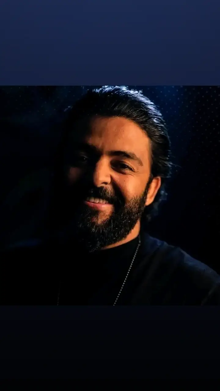 وهتفضلي على راس مهما السنين مرت ❤️🫂🥀#amrHassn #amrHassn #عمروحسن #في #ساقيه #الصاوي #الدرويش #الدراويش #يوستفانو👑 #شعر #رومانسي #تصميم_فيديوهات🎶🎤🎬 #تصميمي #fyp #neiperte #foruyou 