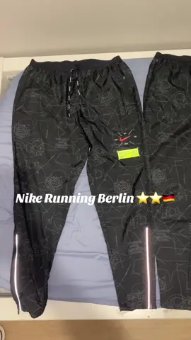 Nike running Berlin Taille L et M Disponible sur vinted : hocine99✅ Abonnez vous😁#pourtoi #nikerunning #vinted 