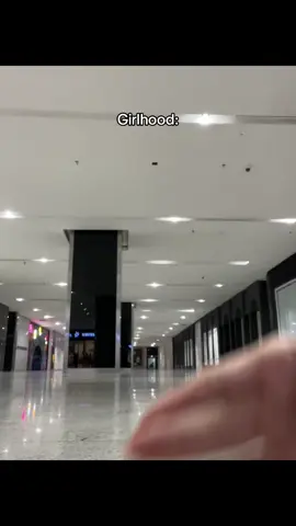 @stayesh._.wj @rainsawn Girlssss💕 #fashion #catwalk 