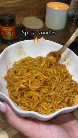If i could i would eat this everyday😫😋 This chili is a must its so good !😋 @FLY BY JING  #flybyjingnoodlepartner#Foodie#spicynoodles#hotnoodles#noodles#comfortfood#yummy#delicious