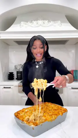Let’s make Thanksgiving essentials mac & cheese #thanksgiving #fyp #thanksgivingrecipes #fypシ #thanksgivingdinner #macandcheese #cooking 