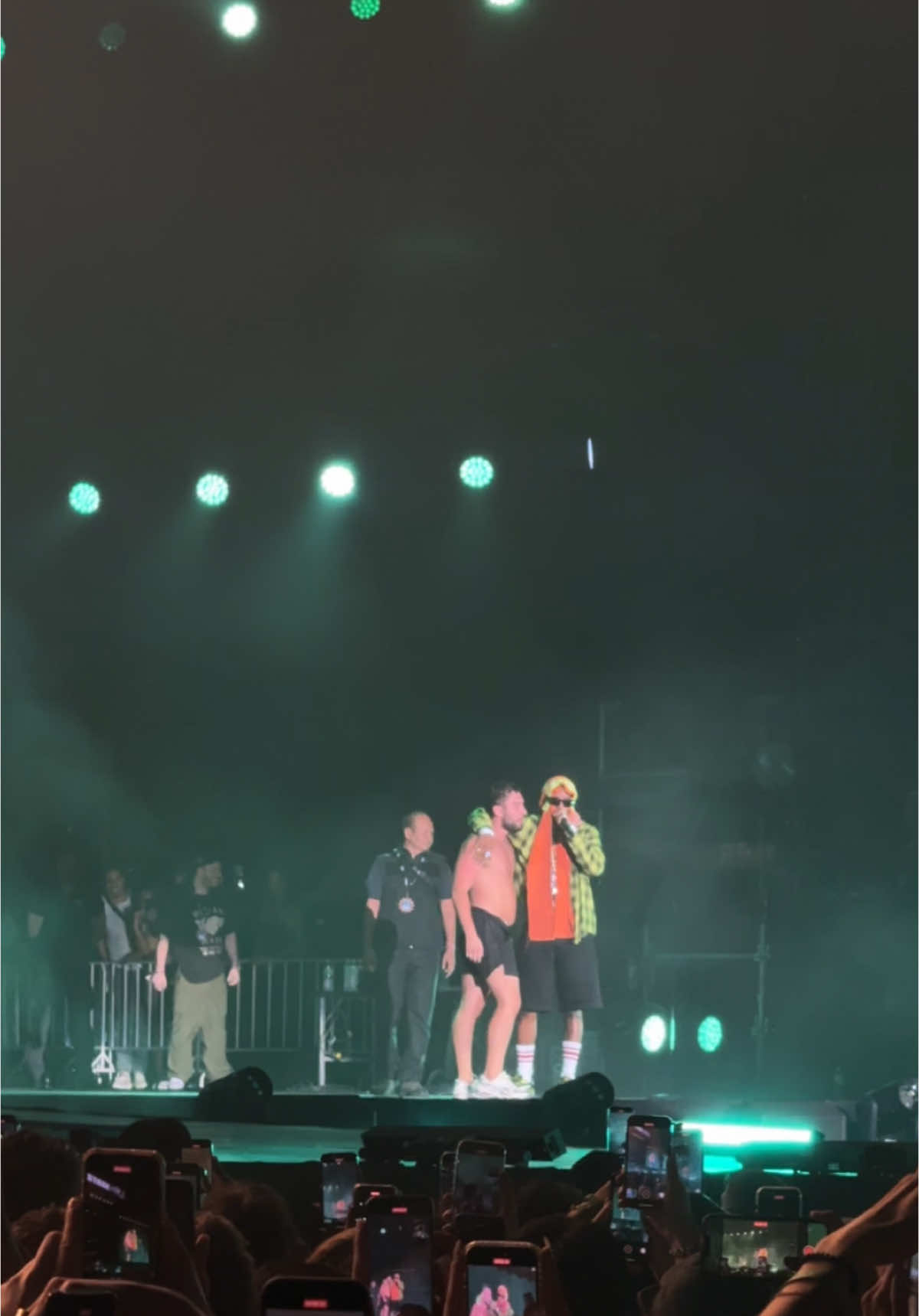 A$AP Rocky ชวนแฟนคลับที่กำลังโดนไล่ออกจากงานขึ้นเวที #rollingloud #rollingloudthailand #asaprocky #legendsiampattaya 