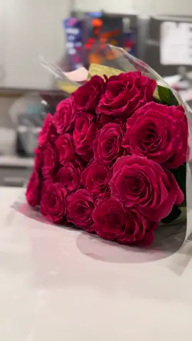 Life’s ideal ✨🌸 #romaniticizeyourlife #millionaire #whenthestarsalign #contentcreatorsoftiktok #seaonsgreetings 