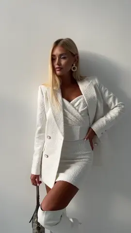 “Elegance in every move” Куда бы вы надели это платье?🖤        • #FashionTrends 	•	#OOTD (Outfit of the Day) 	•	#StreetStyle 	•	#StyleInspo 	•	#OutfitIdeas 	•	#FashionTok 	•	#TrendAlert 	•	#WhatIWore 	•	#FashionTips 	•	#LookBook 	•	#ViralFashion 	•	#StyleGoals 	•	#CurrentMood 	•	#Fashionista 	•	#MinimalStyle 	•	#EffortlessChic 	•	#2024Fashion 	•	#OutfitInspo 	•	#StyleEssentials 	•	#CasualChic 	•	#WardrobeEssentials 	•	#OutfitCheck 	•	#Streetwear 	•	#DressToImpress 	•	#FashionWeek