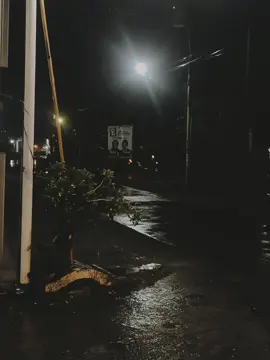 be one anj***ngggg #*#*# #sadstory #sadvibes #sad #quotes #katakata #fyp #foryou #lewatberanda #storywa #katakatastorywa_ #4u #4upage 