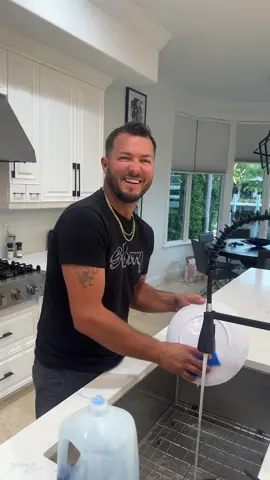 I dont know where he comes up with this sh!t! 🤣🤣 #thanksgiving #turkey #roastbeef #nobedidnt #cranberrysauce ##notfunny