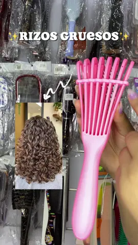 Cepillos flexibles para que le digas adiós al cabello desordenado y decirle hola a un cabello con hermosos  ondas definidas 🥰🥰 #cepillo #rizos #ondas #cabello #parati #lomejor #palaciodelosdetalles