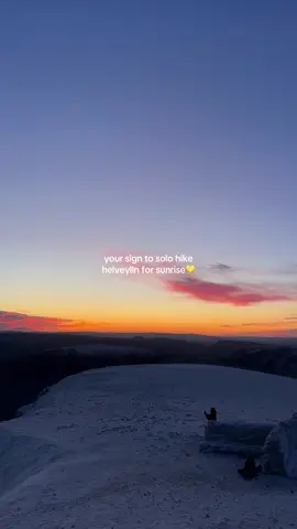 Im in love #solohiking #sunrise #solohiker #gorpcore #helvellyn #lakedistrict #femalehiker 