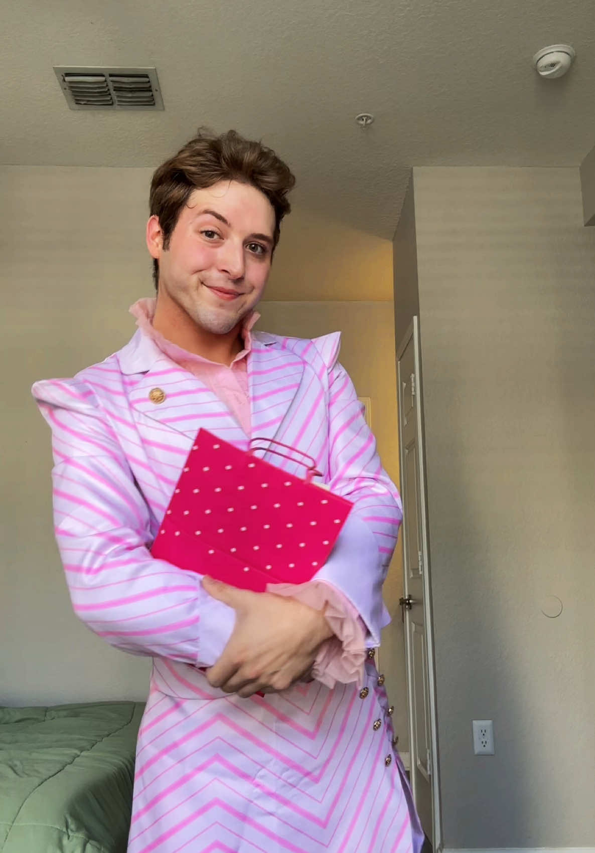 i know about popular💕🫧🌸🤍🎀🩷#wicked #wickedmovie #whatisthisfeeling #fyp #foryoupage #arianagrande @arianagrande @Cynthia Erivo @Wicked Movie @wickedthesoundtrack #wickedthemusical #galinda #glindathegoodwitch 